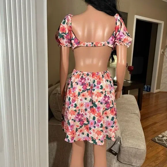 NWT floral vaca open side open back dress - Picture 9 of 12